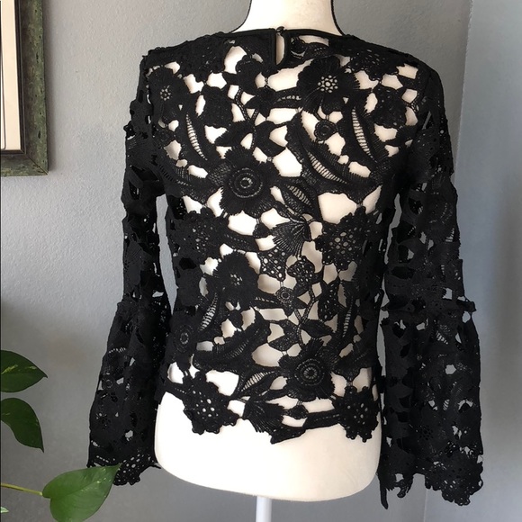 ❤️Peekaboo Lace Bell Sleeve Blouse - Picture 6 of 7